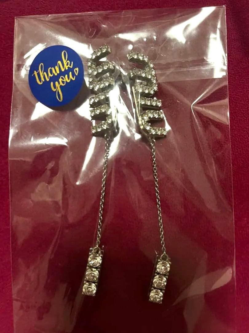 あと1週間で削除☑️miumiu ミュウミュウ　クリスタルチャーム付きピアス