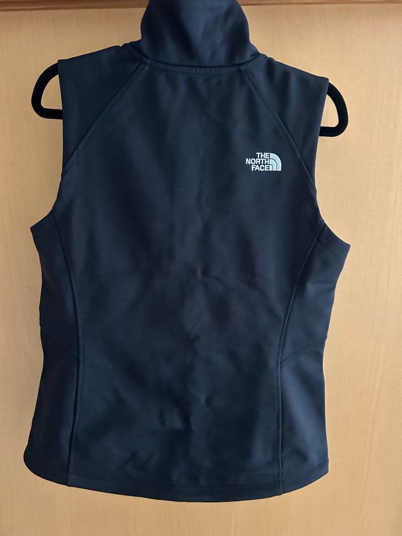 れみゆあ　THE NORTH FACE ブラック ベスト