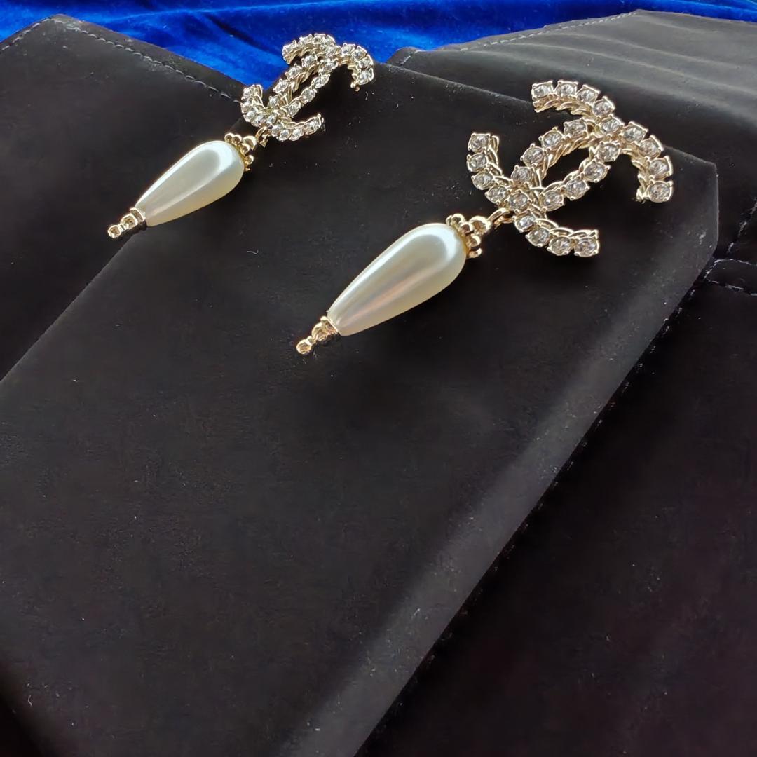 AB5806 ココマーク メタル ストラス レジン ピアス