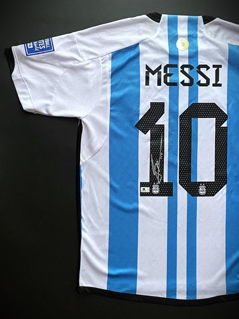 【レア】リオネル・メッシ☆直筆サインユニフォーム☆ジャージ☆写真付き