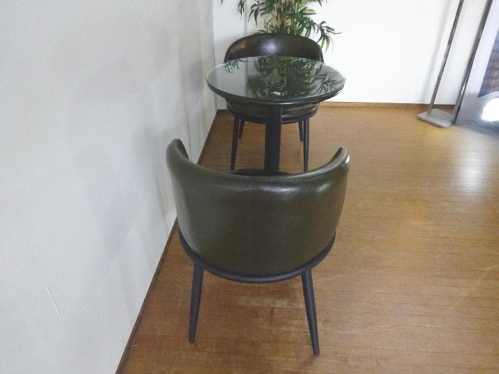 waiyaoreya　　3点セット　ラウンドテーブル+チェア2脚　美品