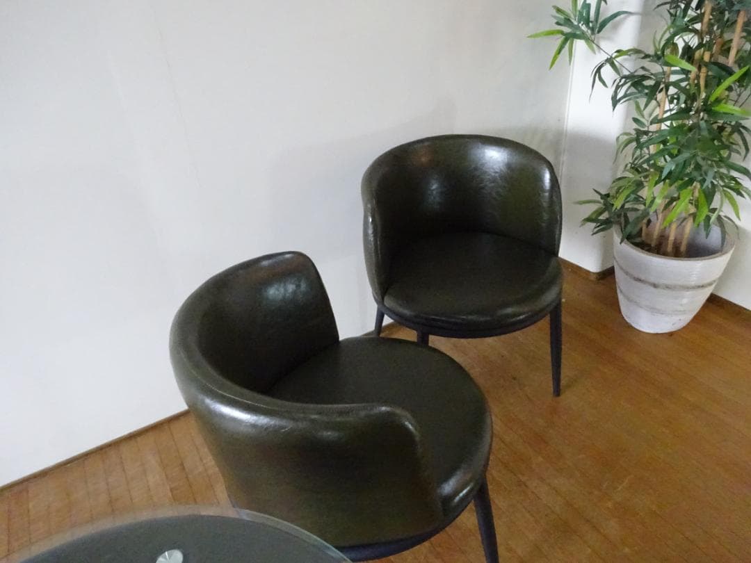 waiyaoreya　　3点セット　ラウンドテーブル+チェア2脚　美品