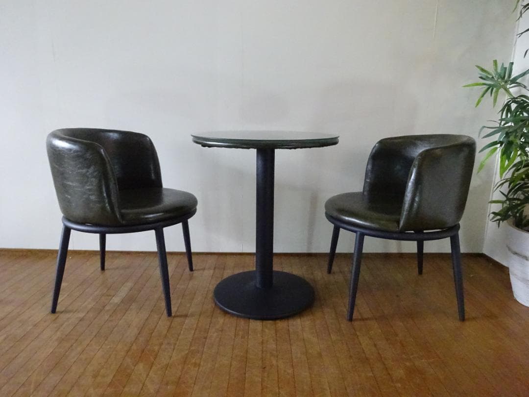 waiyaoreya　　3点セット　ラウンドテーブル+チェア2脚　美品