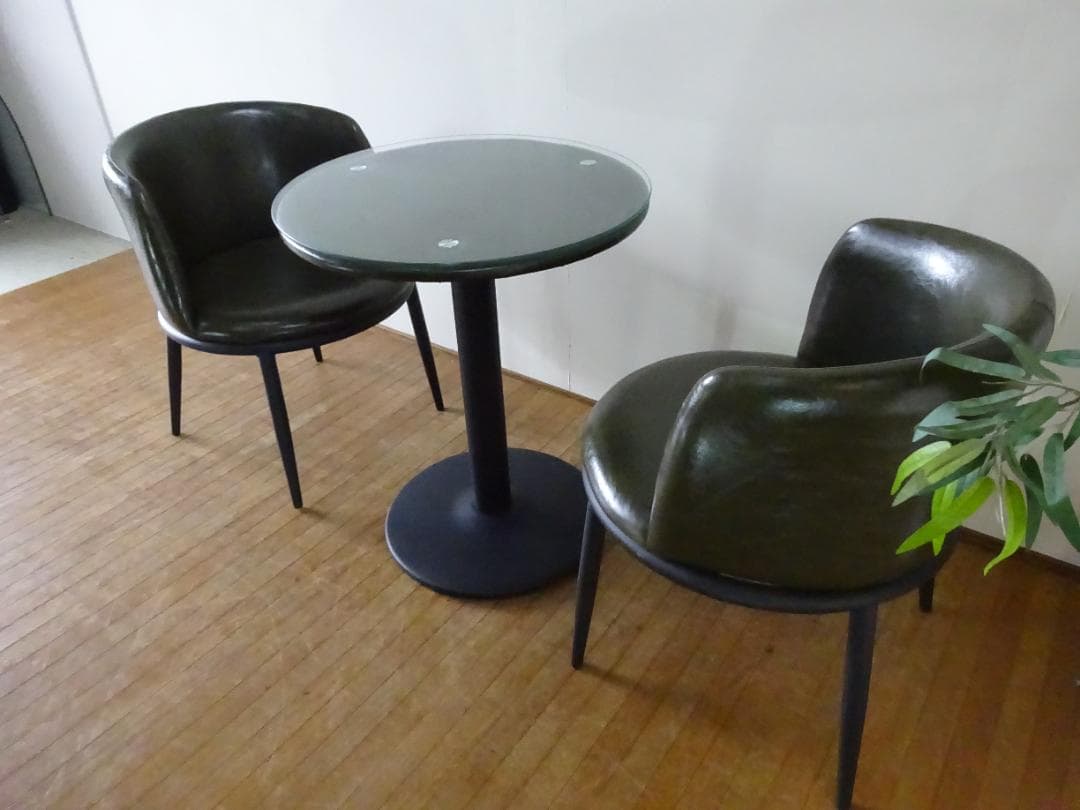 waiyaoreya　　3点セット　ラウンドテーブル+チェア2脚　美品