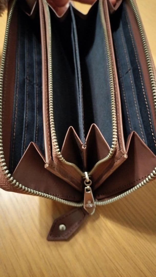 長財布　ヴィヴィアンウエストウッド