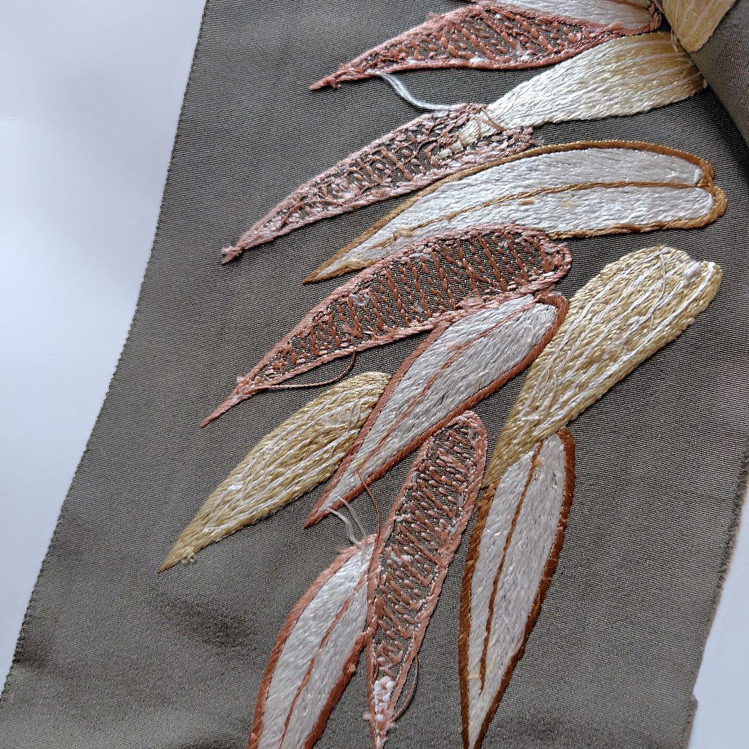 手刺繍の半襟　紫織庵