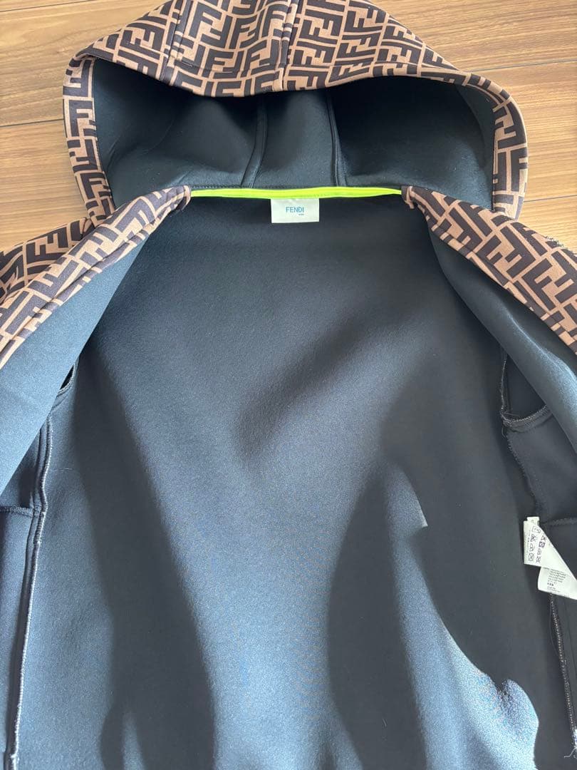 【美品】FENDI ズッカ柄パーカー モンスター キッズ12+サイズ