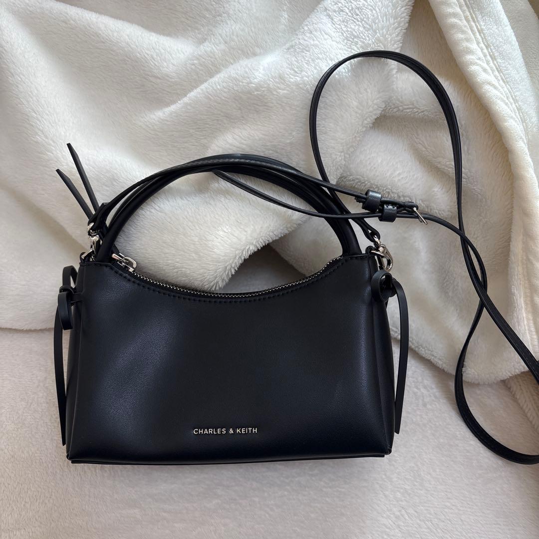 CHARLES & KEITH Haze ヘーゼル ボウトップハンドルバッグ