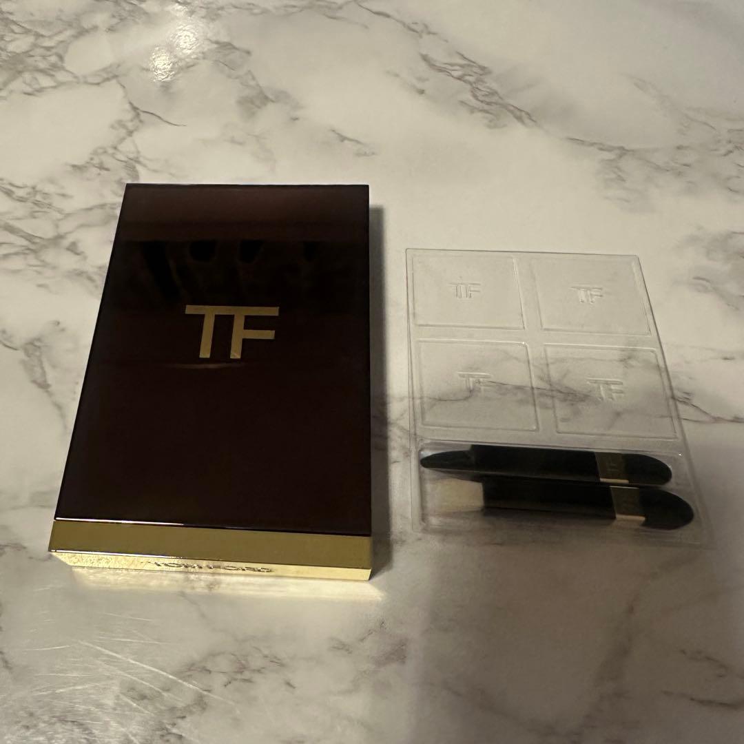 TOM FORD アイカラークォード 【復刻版】01RW メタリックモーブ