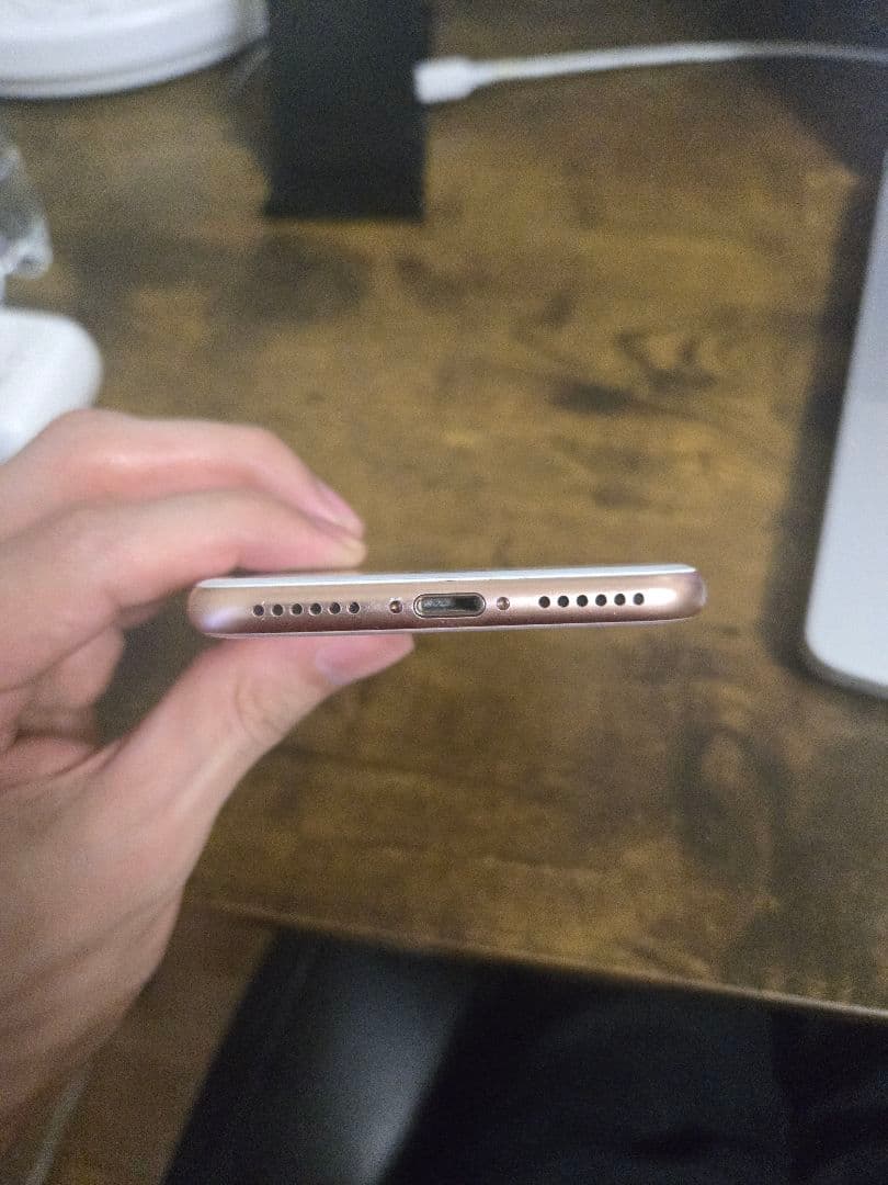 iPhone 8 Gold 64 GB SIMフリー