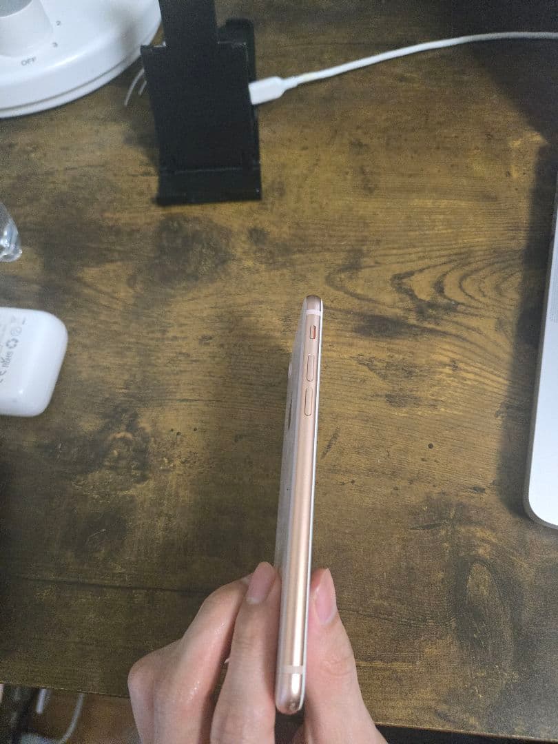 iPhone 8 Gold 64 GB SIMフリー