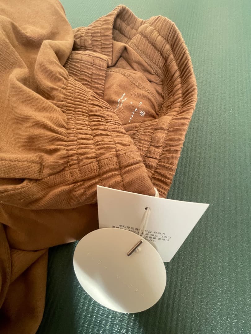 budhi mudra ジョガーパンツ　Coca mobha