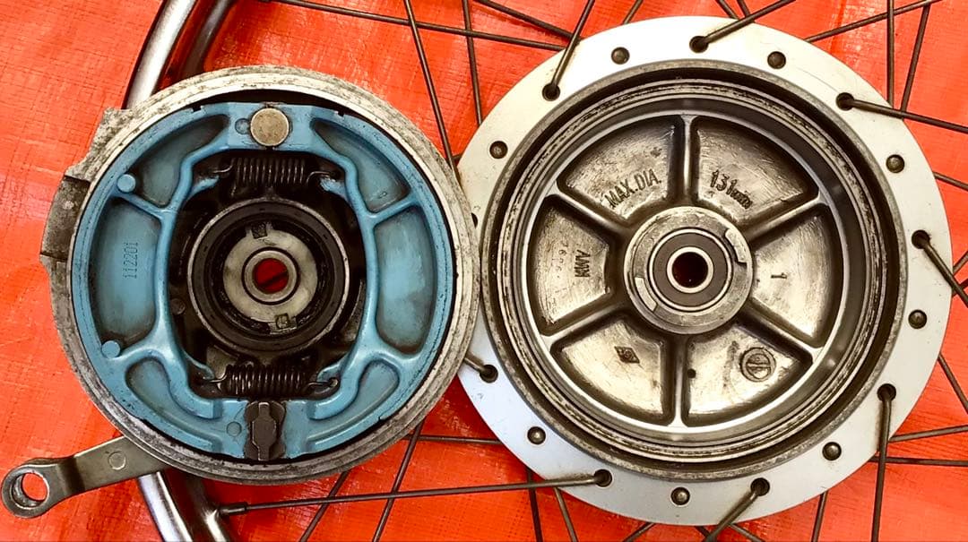 【デカドラム】スーパーカブ110 JA07 フロントホイール ・ブレーキパネル①