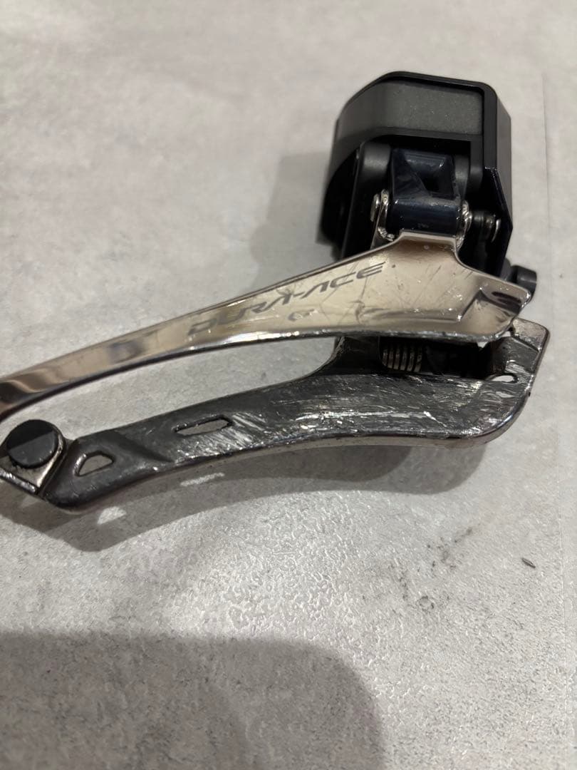 r9150 フロントディレーラー　r8050 リアディレーラー　TNI