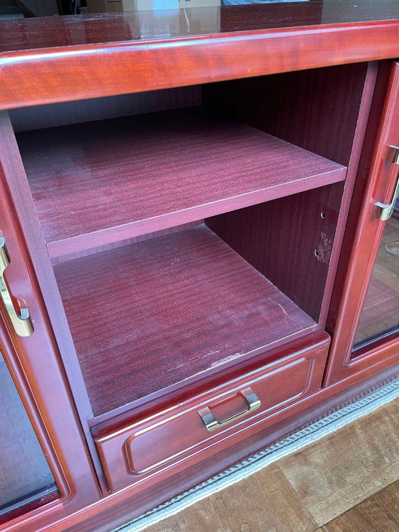 木製キャビネット ガラス扉付き