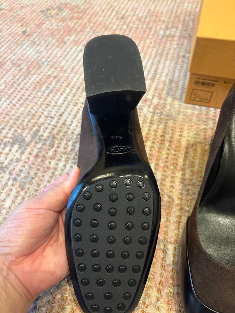 『美品』Tod's ブラウン スエード ヒール