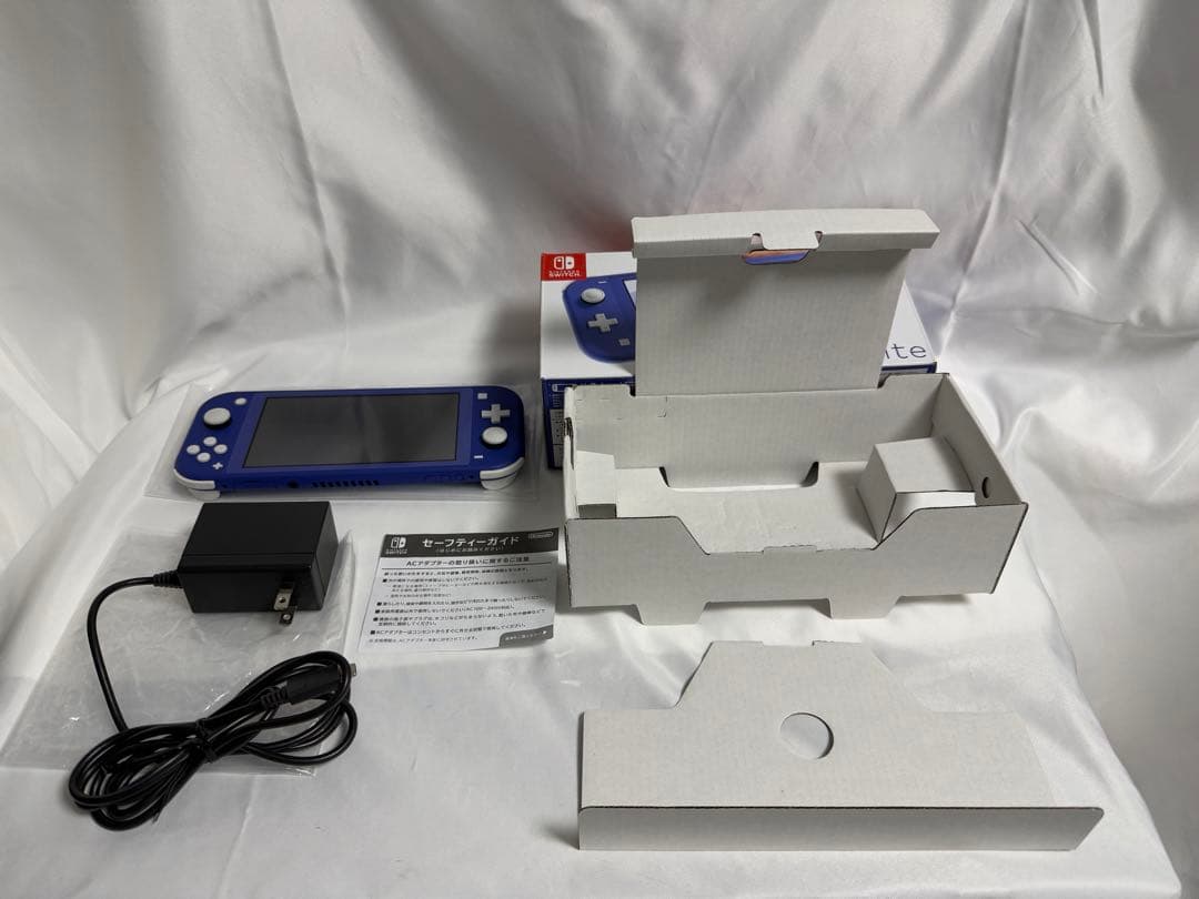 【美品・動作確認済み】Nintendo Switch Lite ブルー 任天堂