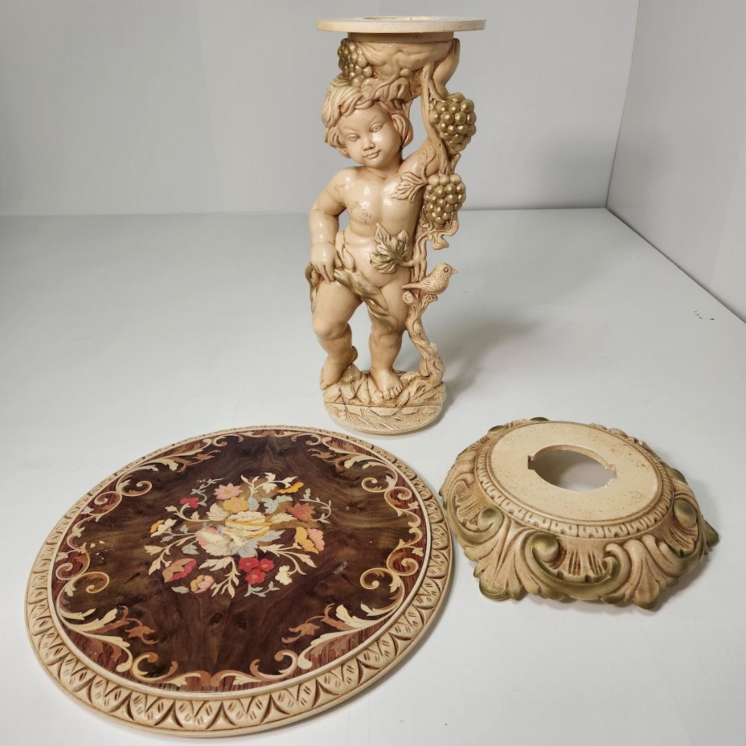 天使のテーブル　西洋アンティーク調　サイドテーブル　花台飾り台　天使の飾り台