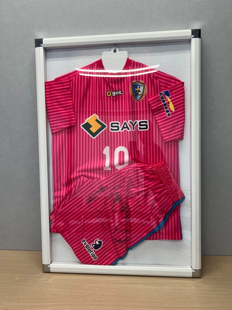 ピンク サッカーシャツ 10番 サイン入り