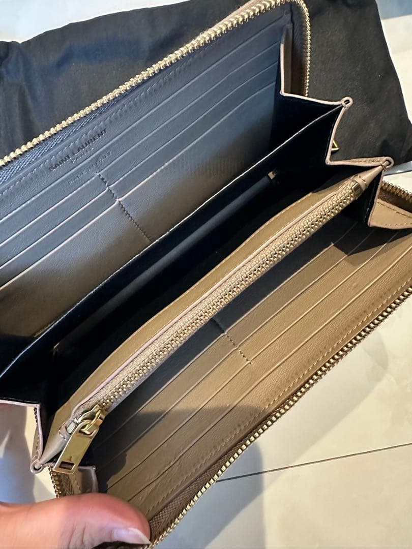 SAINT LAURENT ベージュレザー長財布 保存袋付き