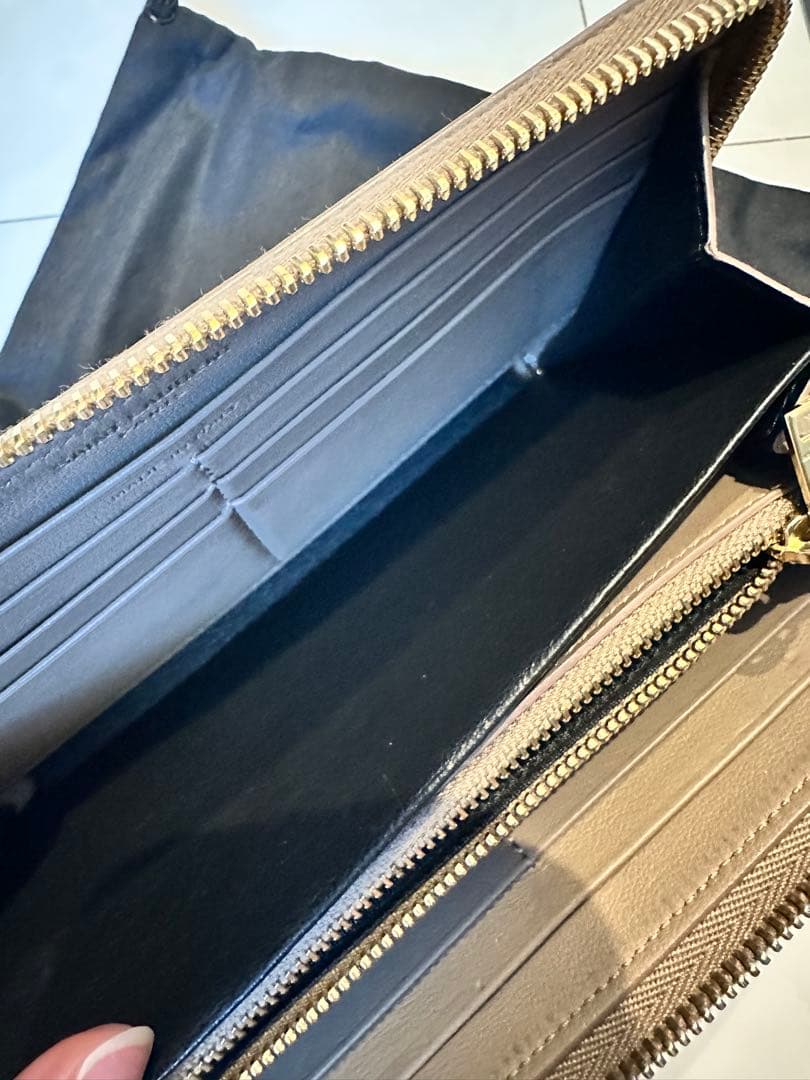SAINT LAURENT ベージュレザー長財布 保存袋付き