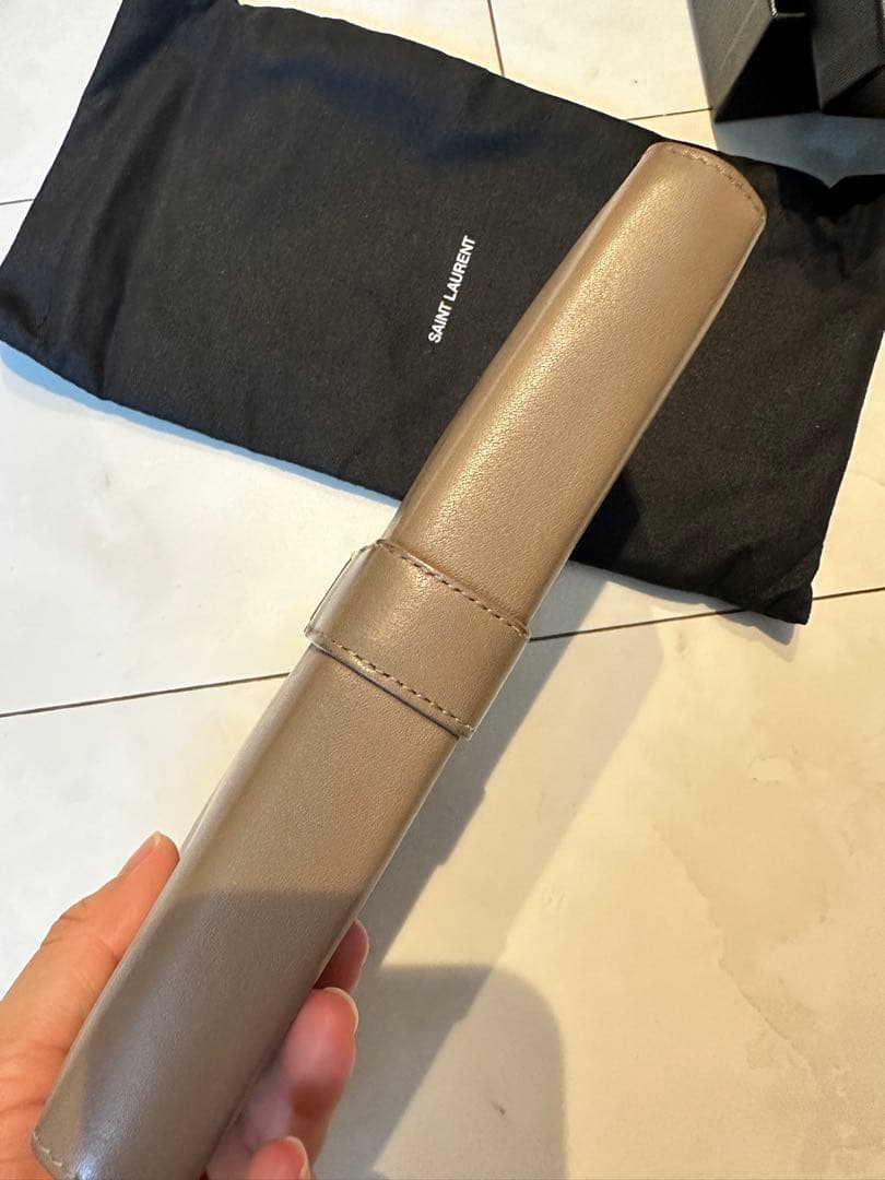SAINT LAURENT ベージュレザー長財布 保存袋付き
