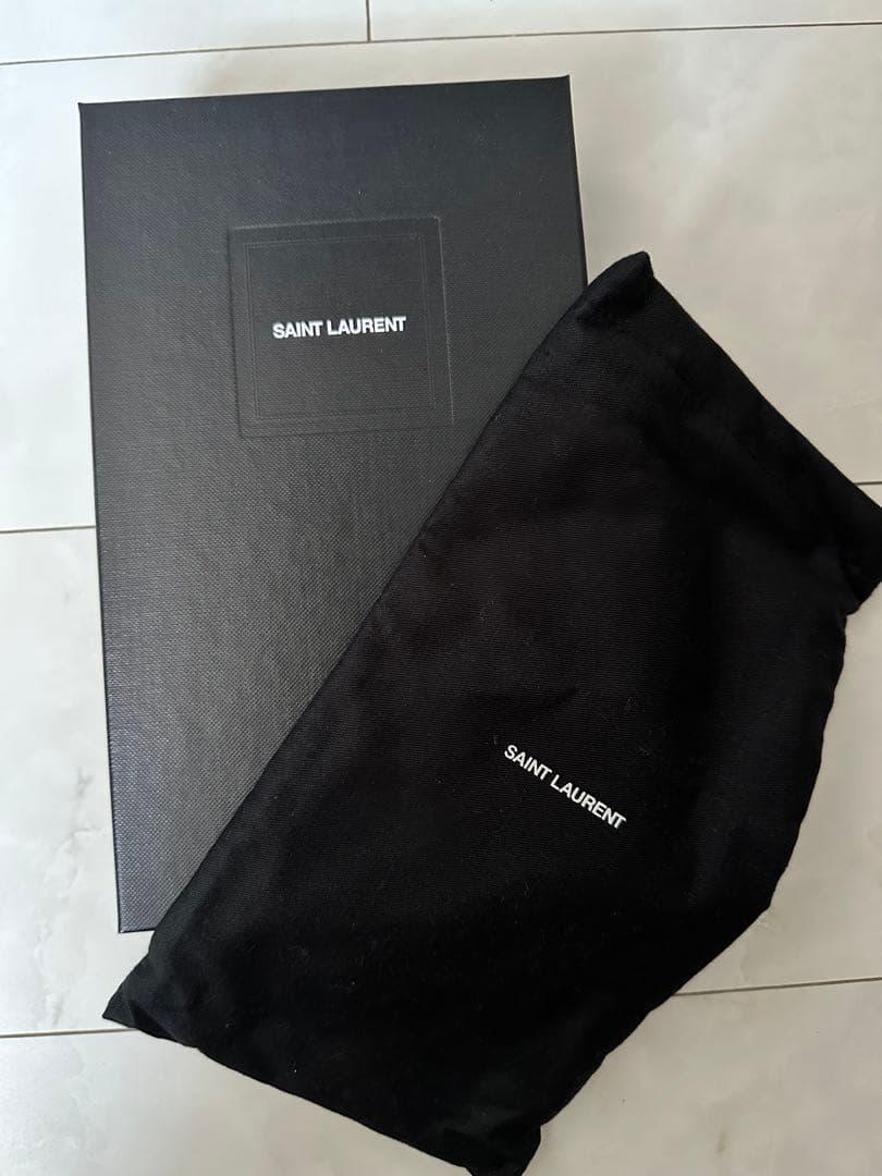 SAINT LAURENT ベージュレザー長財布 保存袋付き