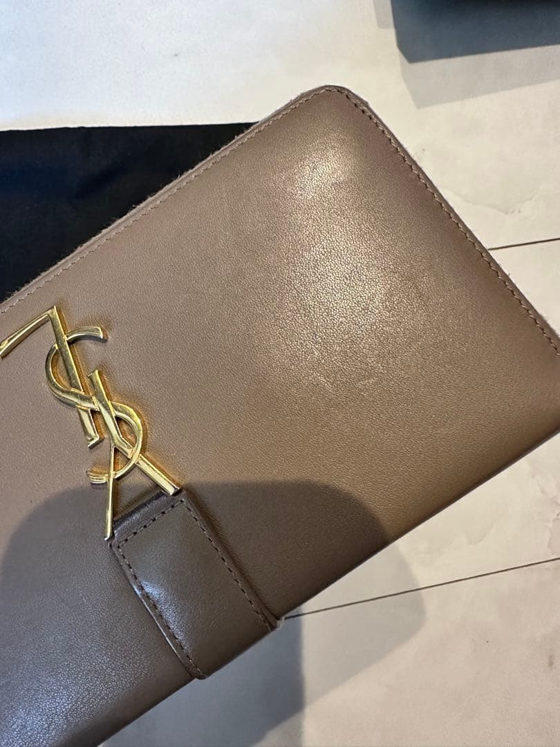 SAINT LAURENT ベージュレザー長財布 保存袋付き