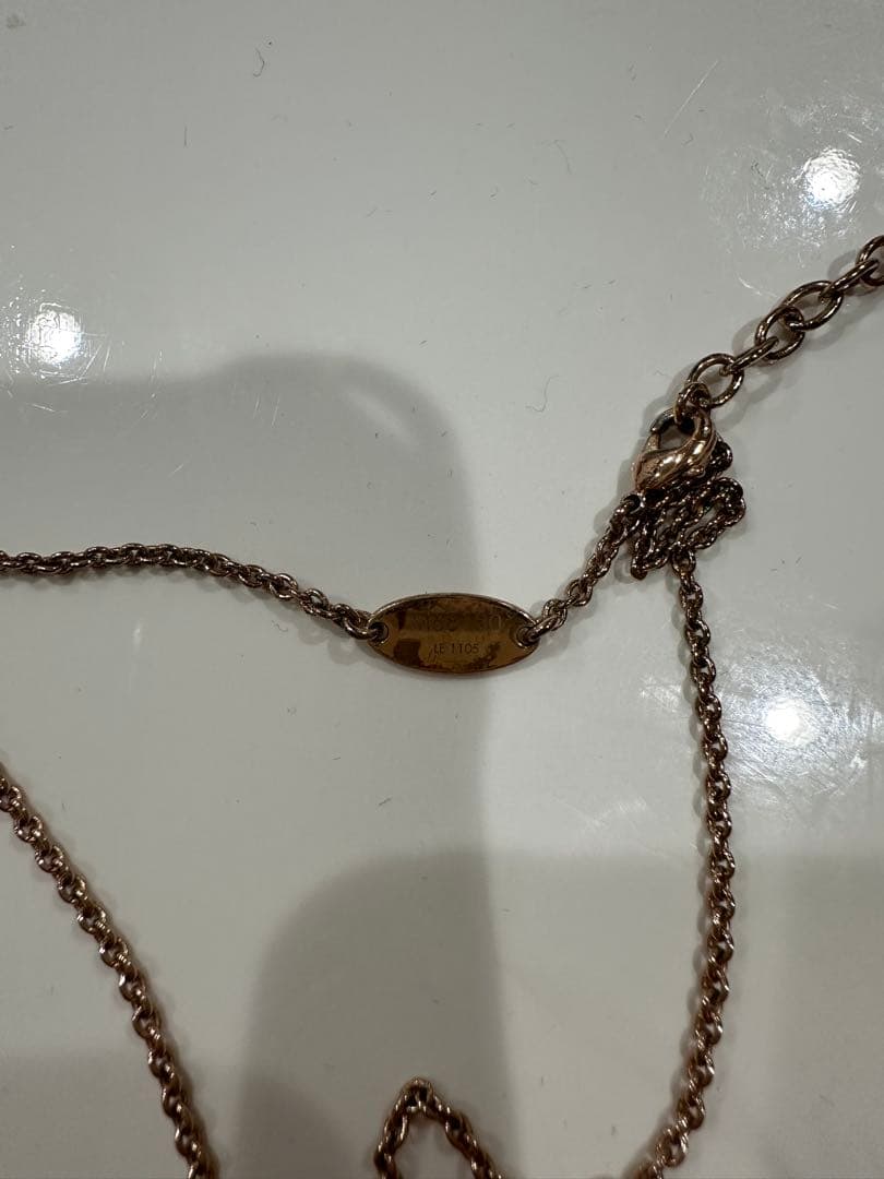 LOUIS VUITTON エセンシャルv ネックレス　ピンクゴールド