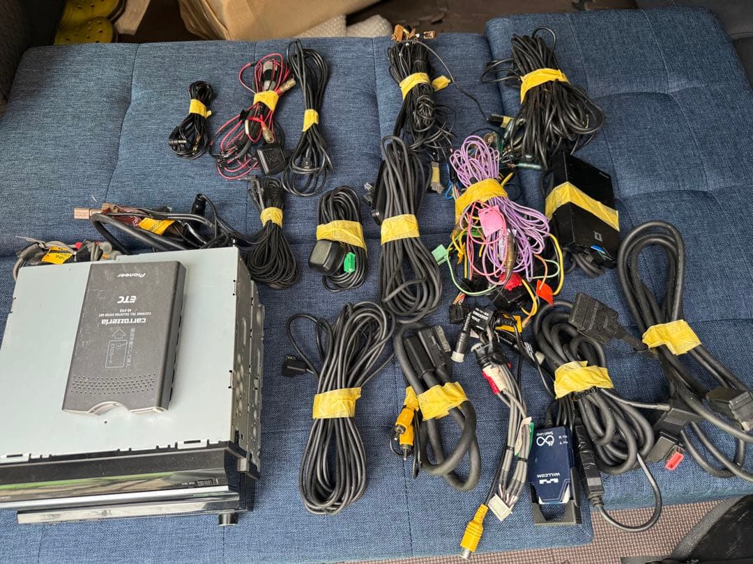 値下げCarrozzeria サイバーナビAVIC-VH9990 地図2017年