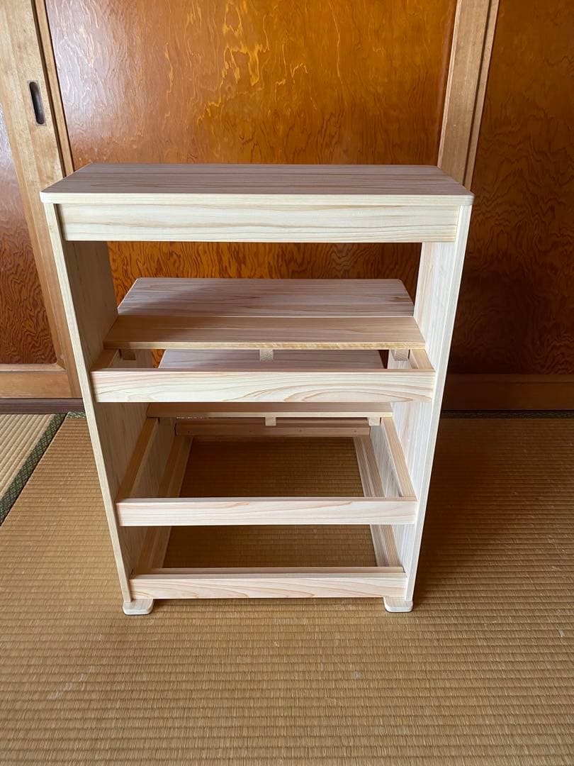 Yaskuro様限定の、手摺り付き3段の踏み台です。