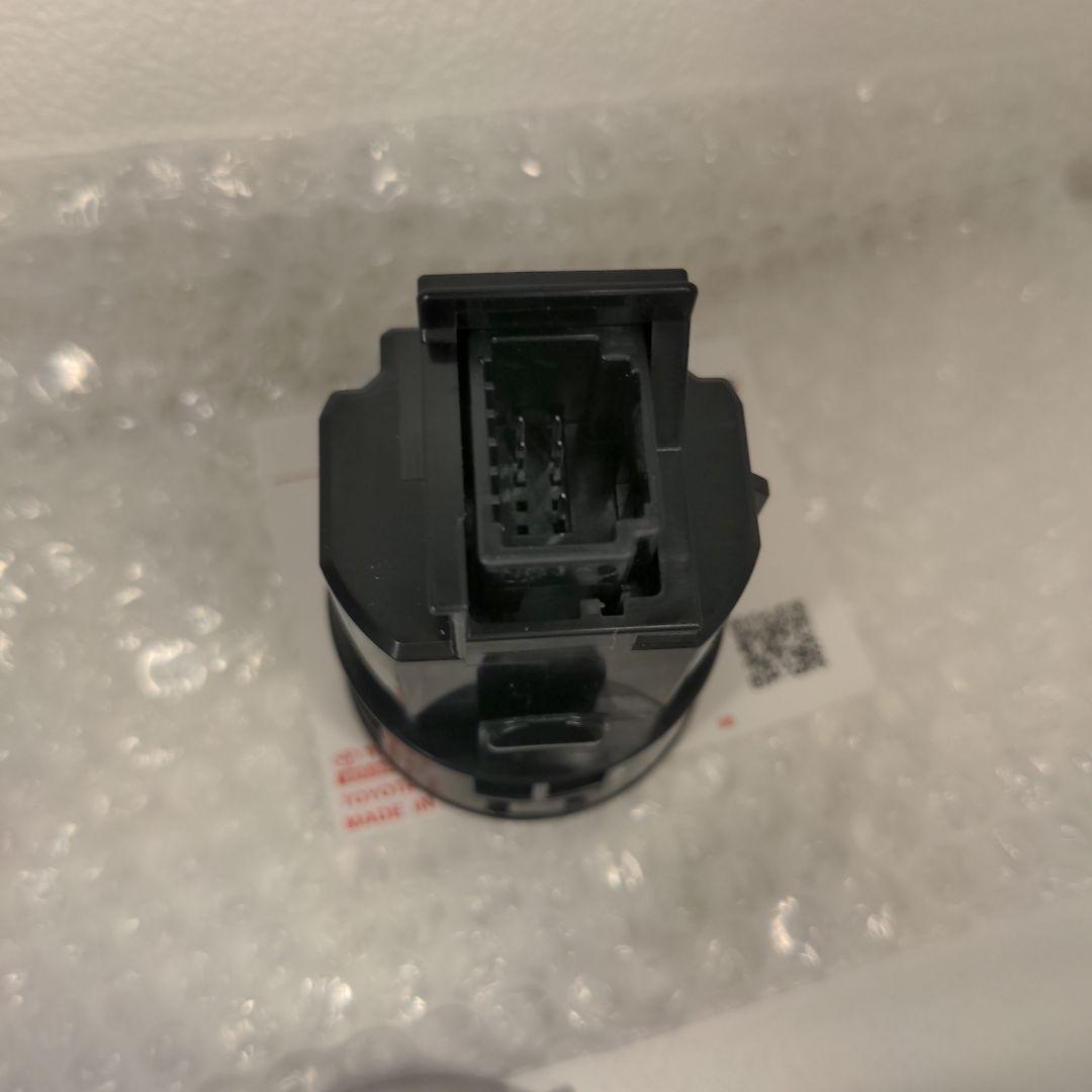 LEXUSプッシュスタートスイッチ トヨタ 89611-78010 新品未使用品