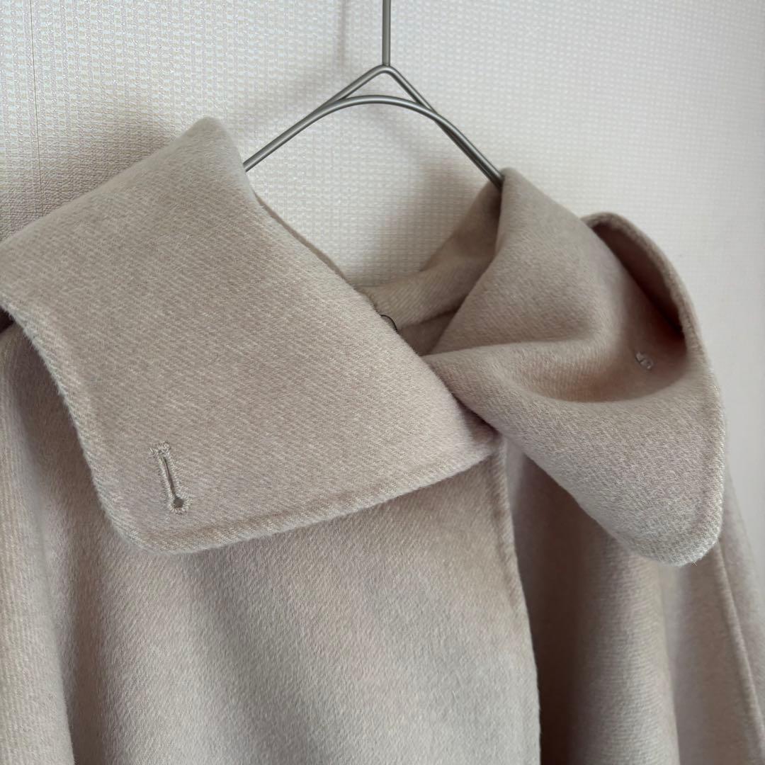 新品同様　RNA ベージュ ボタン付き ケープコート ベージュ　M