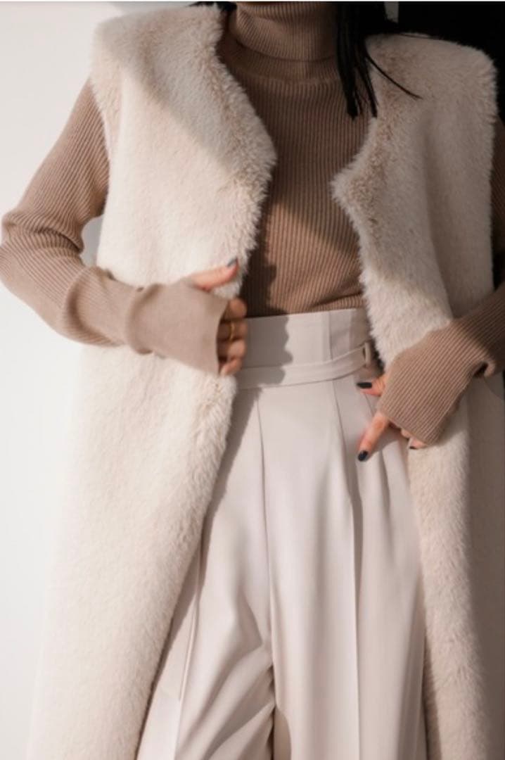 アニュアンス　フェイクファーリバーシブルロングベスト グレー