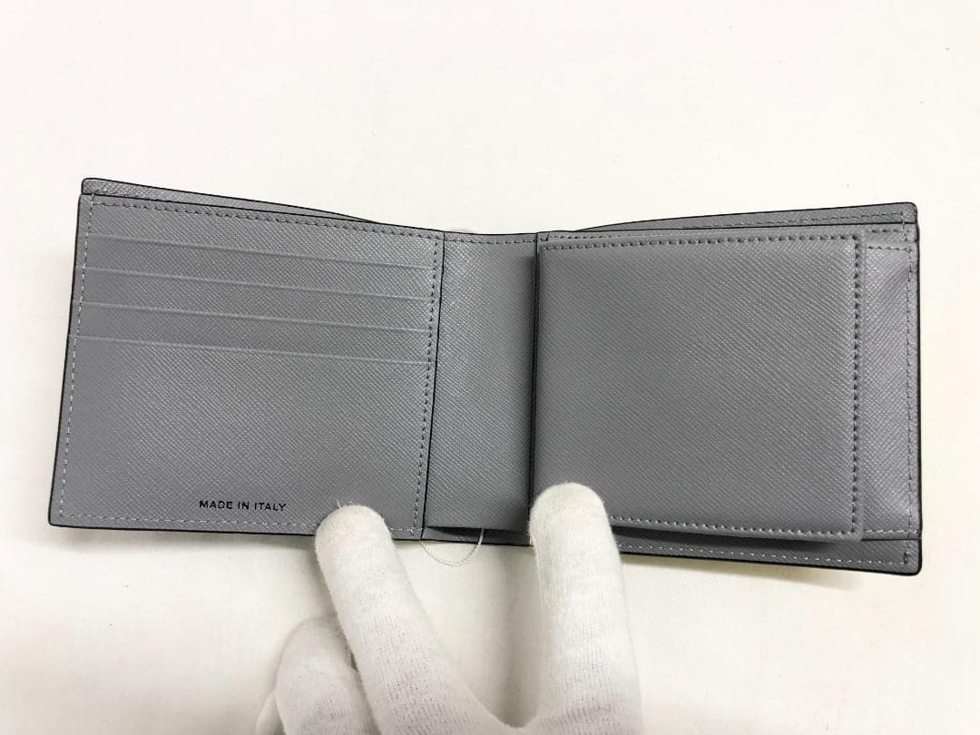 ○★新品未使用　MARNI マルニ　二つ折り財布　グレー×イエロー系