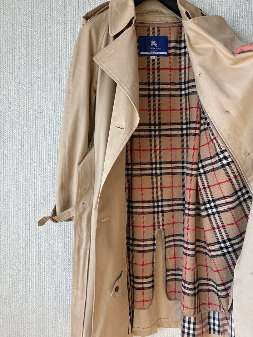 ベージュ トレンチコート チェック柄裏地