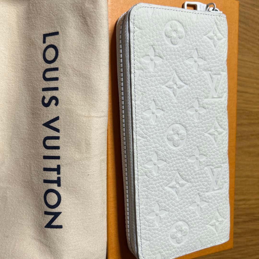 未使用LOUIS VUITTON キャラクター長財布 ホワイト　袋付き
