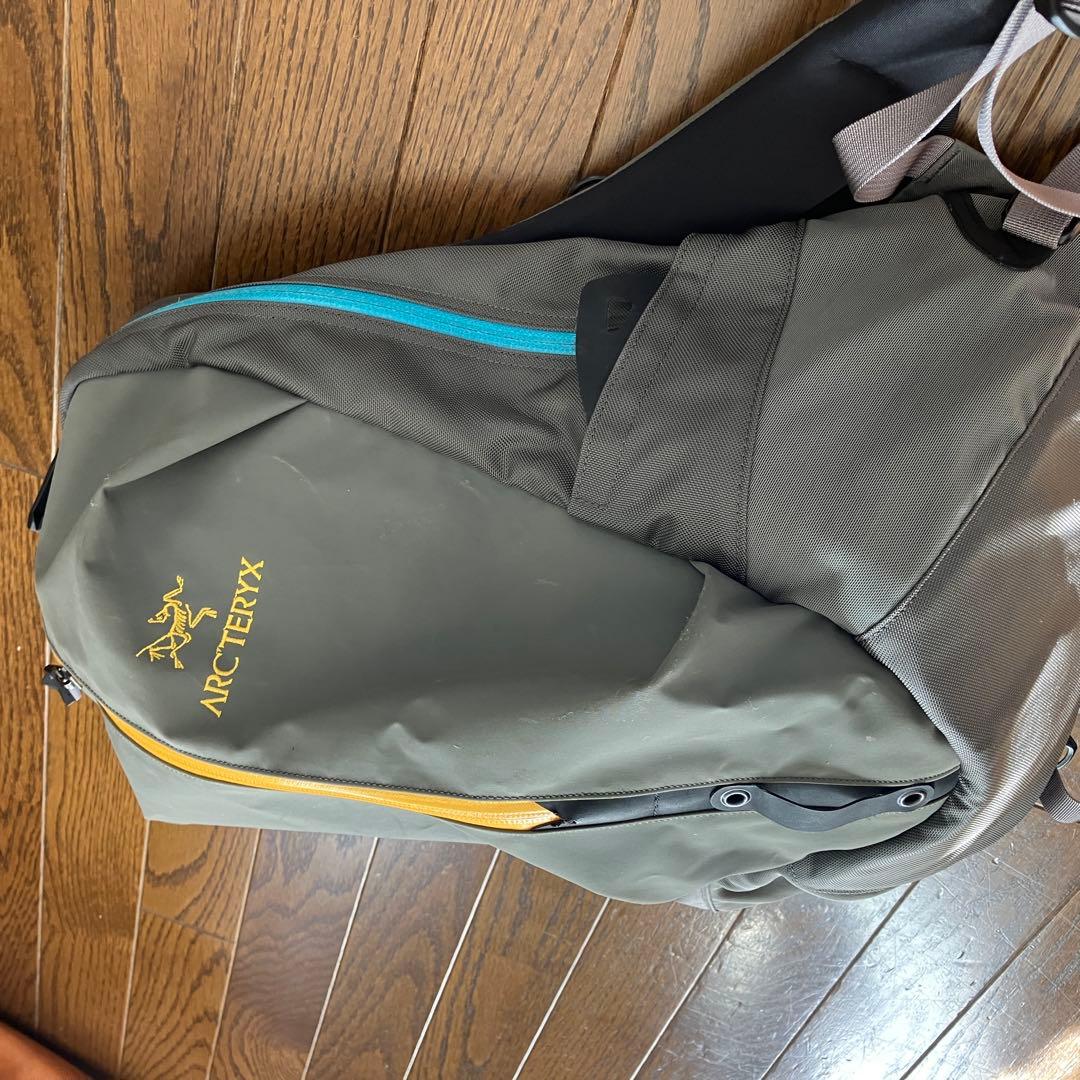 アークテリクス BEAMS ビームスボーイ ARRO 16 アロー16 グレー