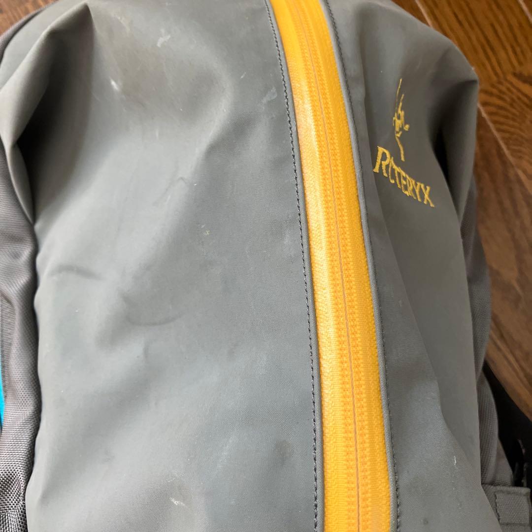 アークテリクス BEAMS ビームスボーイ ARRO 16 アロー16 グレー