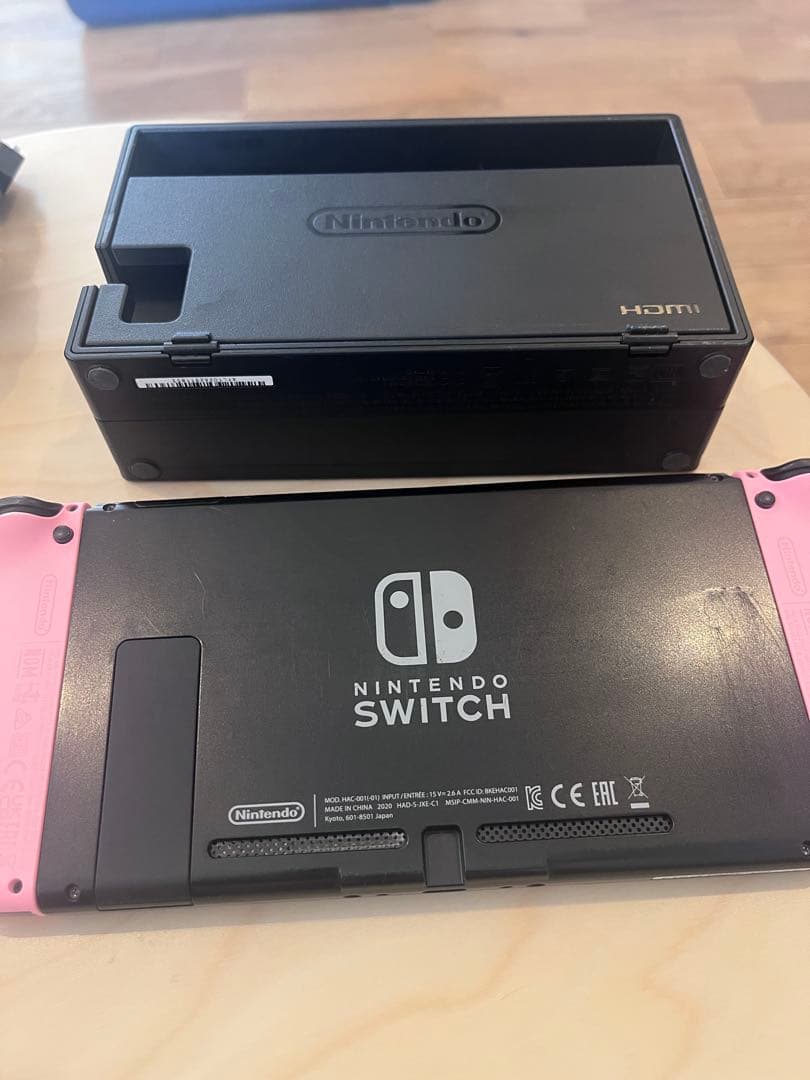 Switch本体 2020年/ピンクジョイコン2025 /コントローラー