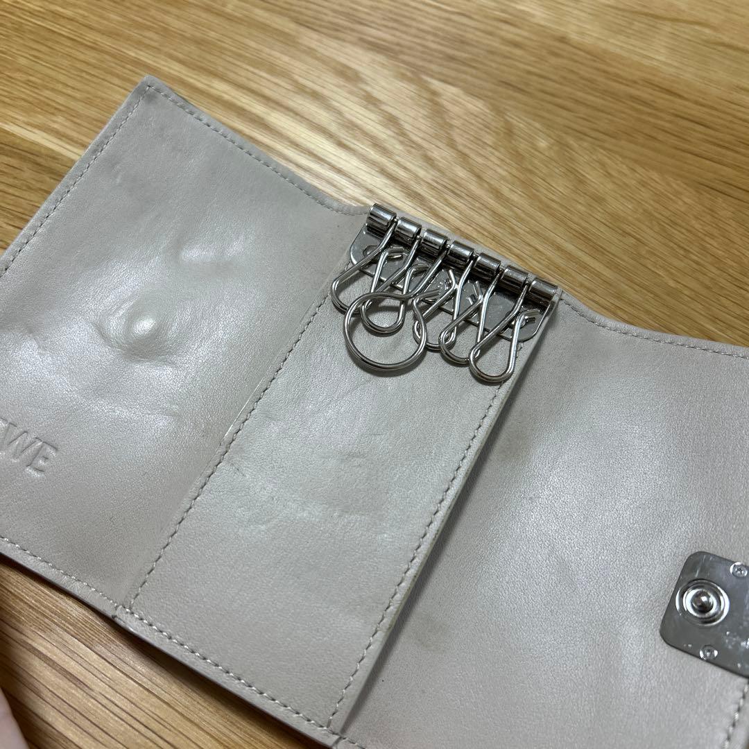 ロエベ　キーケース ロゴ付き