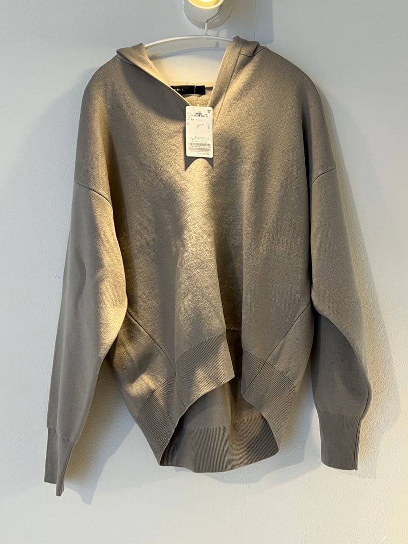 新品未使用　noble 接結タック編みフードプルオーバー　ベージュA