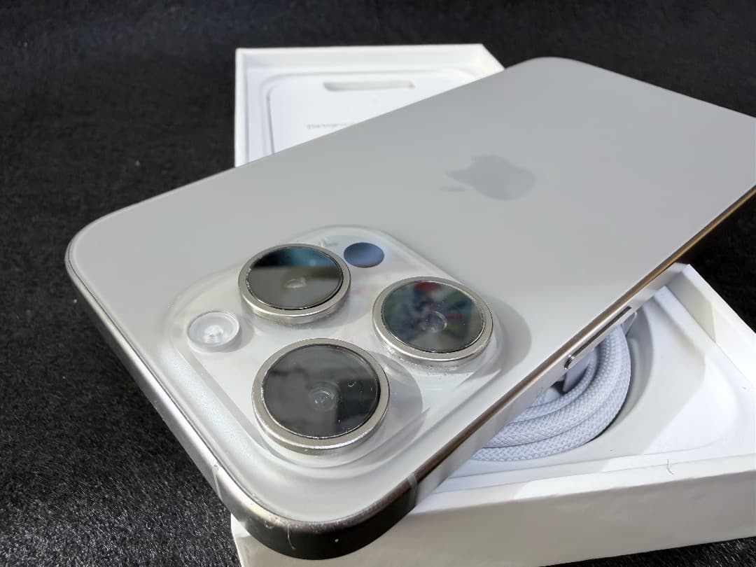 iPhone 15 Pro 256GB ナチュラルチタニウム SIMフリー89%