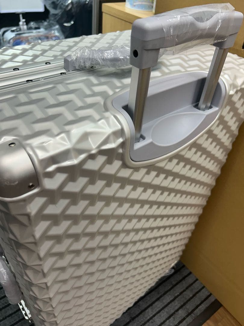 アルミフレーム　TSAロック付き 24インチ スーツケース