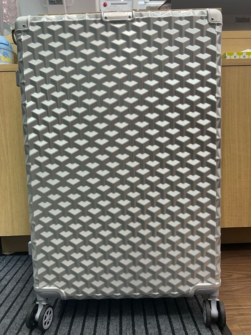 アルミフレーム　TSAロック付き 24インチ スーツケース