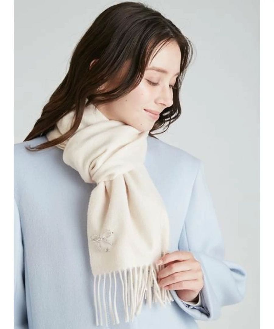 【セルフォード】ビジューブローチ付きカシミヤ混ストール