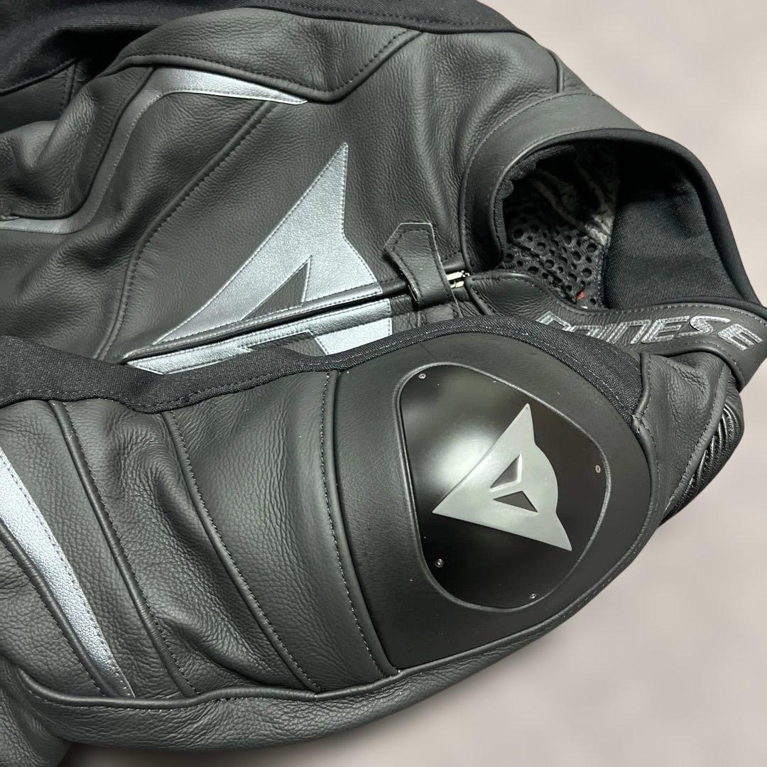 DAINESE AVRO4 LEATHER JACKET 46サイズ