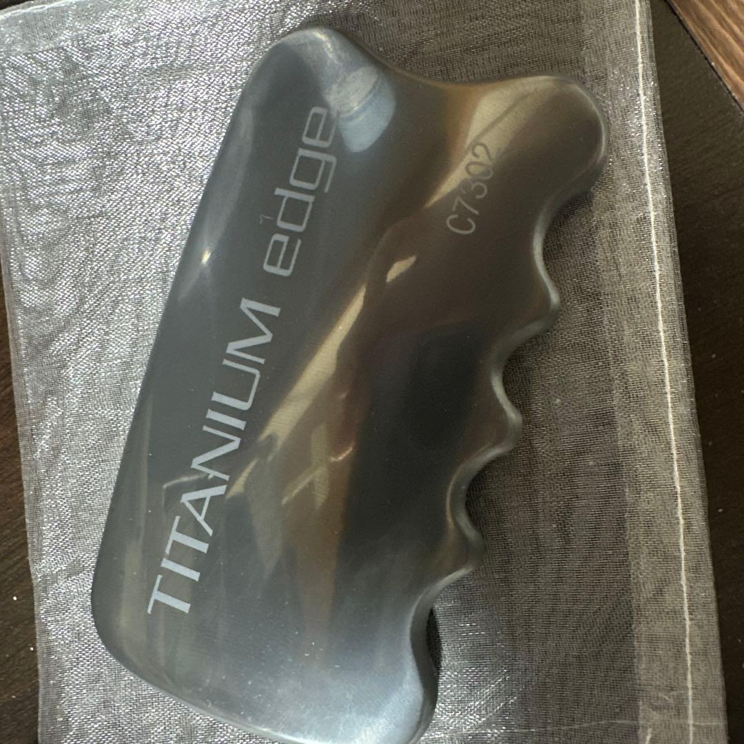 Titanium Edge 美顔用品 C7302