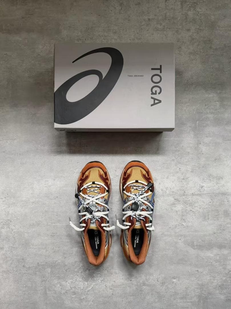 ASICS TOGA スニーカー ブラウン/オレンジ/ブルー 25cm