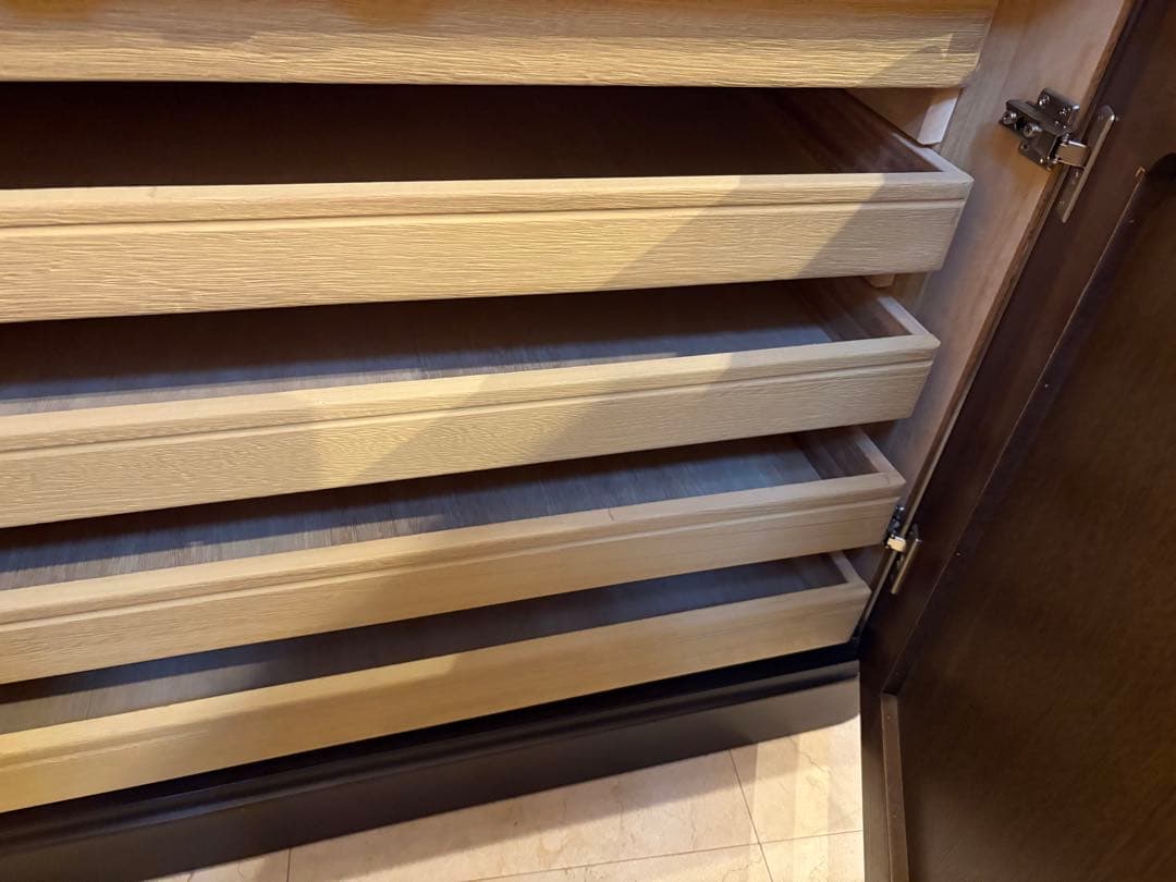 最終お値下げ…婚礼家具　着物タンスのみ（上の部分）送料8600円込みのお値段